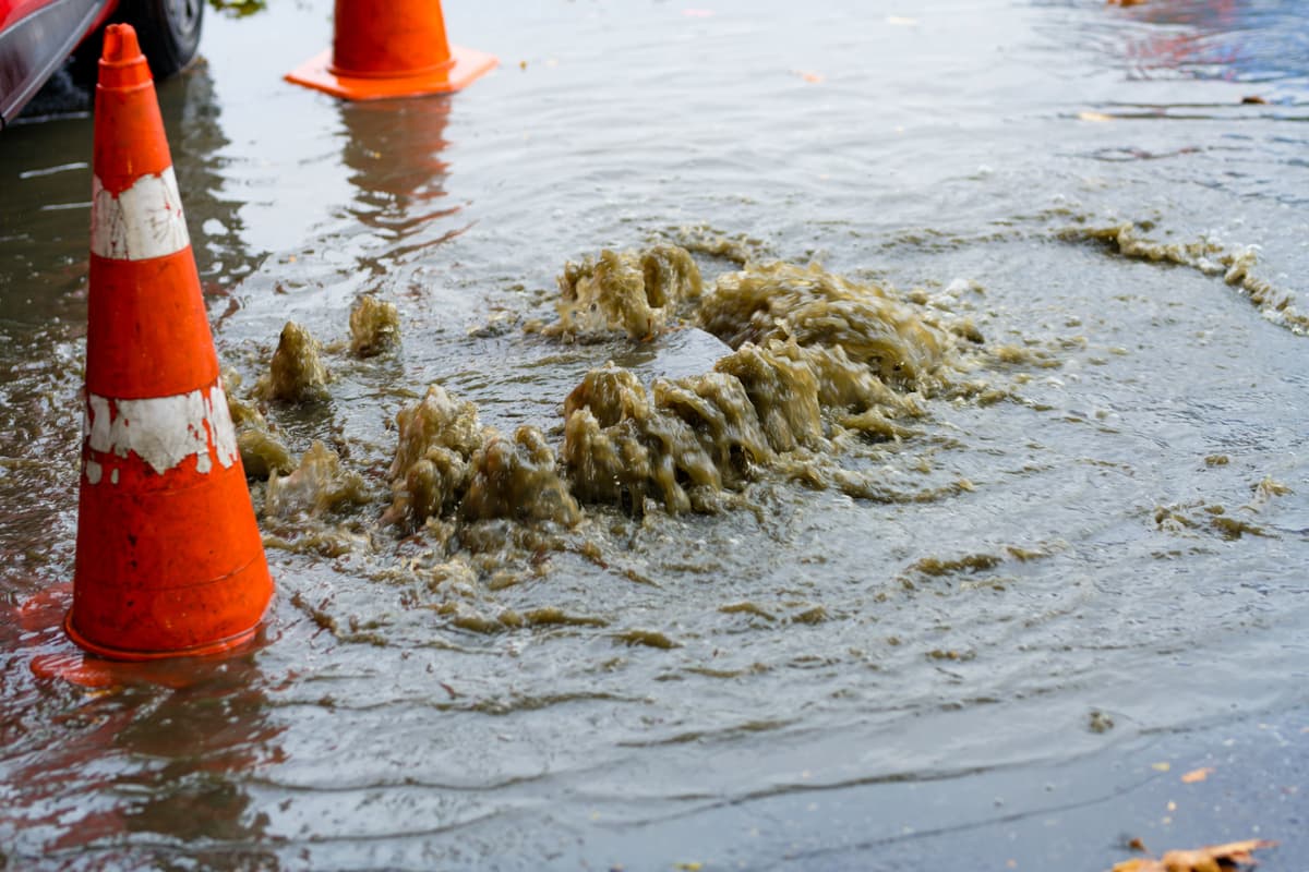Rising mains burst